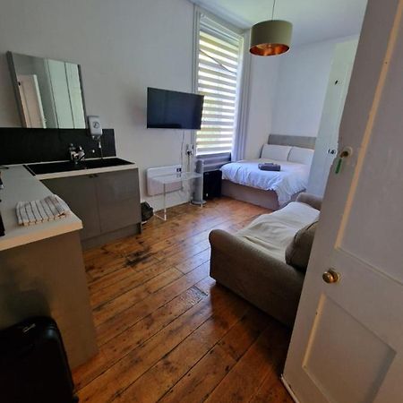 Ferienwohnung 4 Quiet Compact Studio With Garden View - Best Location - Comfortable - Quiet Hove Exterior foto