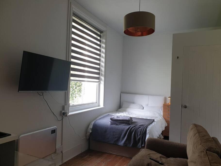 Ferienwohnung 4 Quiet Compact Studio With Garden View - Best Location - Comfortable - Quiet Hove Exterior foto