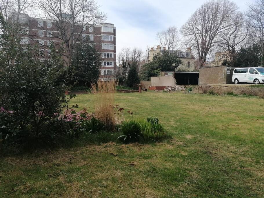 Ferienwohnung 4 Quiet Compact Studio With Garden View - Best Location - Comfortable - Quiet Hove Exterior foto