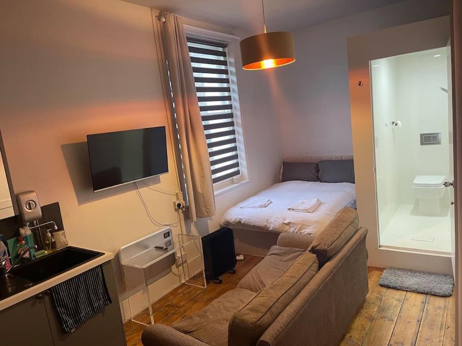 Ferienwohnung 4 Quiet Compact Studio With Garden View - Best Location - Comfortable - Quiet Hove Exterior foto