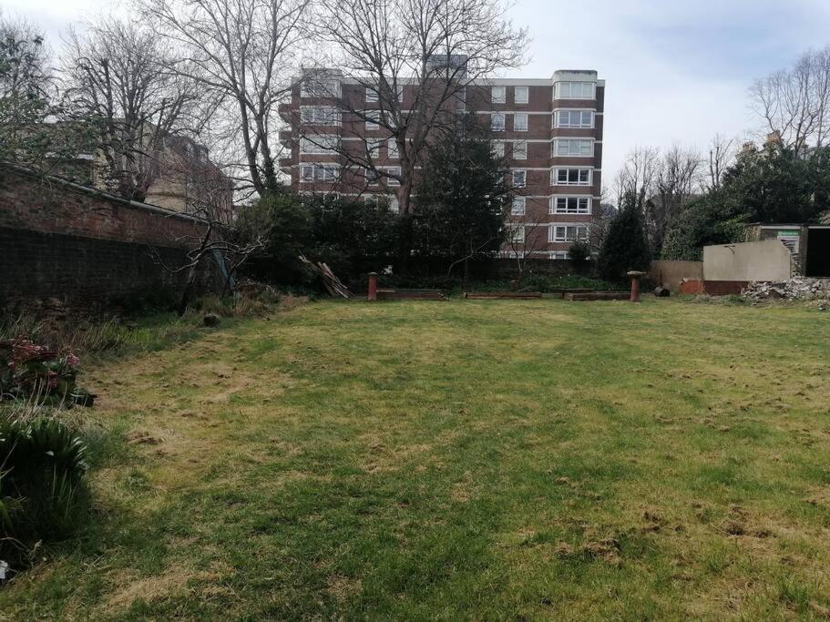 Ferienwohnung 4 Quiet Compact Studio With Garden View - Best Location - Comfortable - Quiet Hove Exterior foto