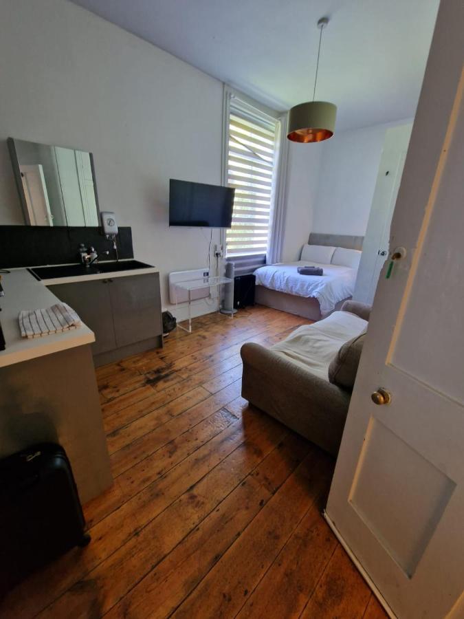 Ferienwohnung 4 Quiet Compact Studio With Garden View - Best Location - Comfortable - Quiet Hove Exterior foto